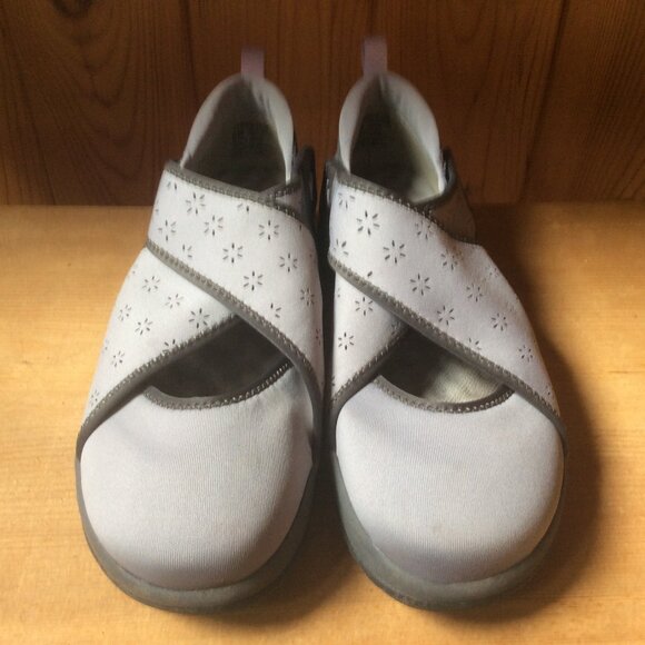 Jambu Millie Vegan Grey Rocker Bottom Slip On Cutout Accent Walking Shoe Size 8M - Picture 2 of 9